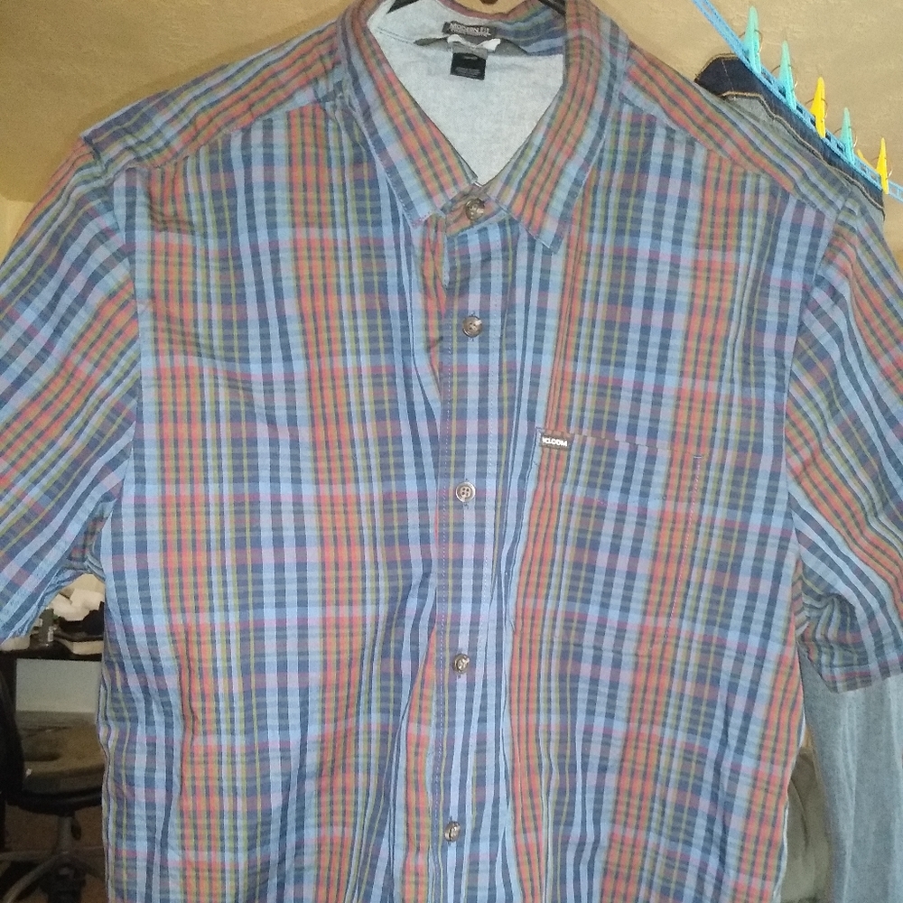 Men's Volcom button up